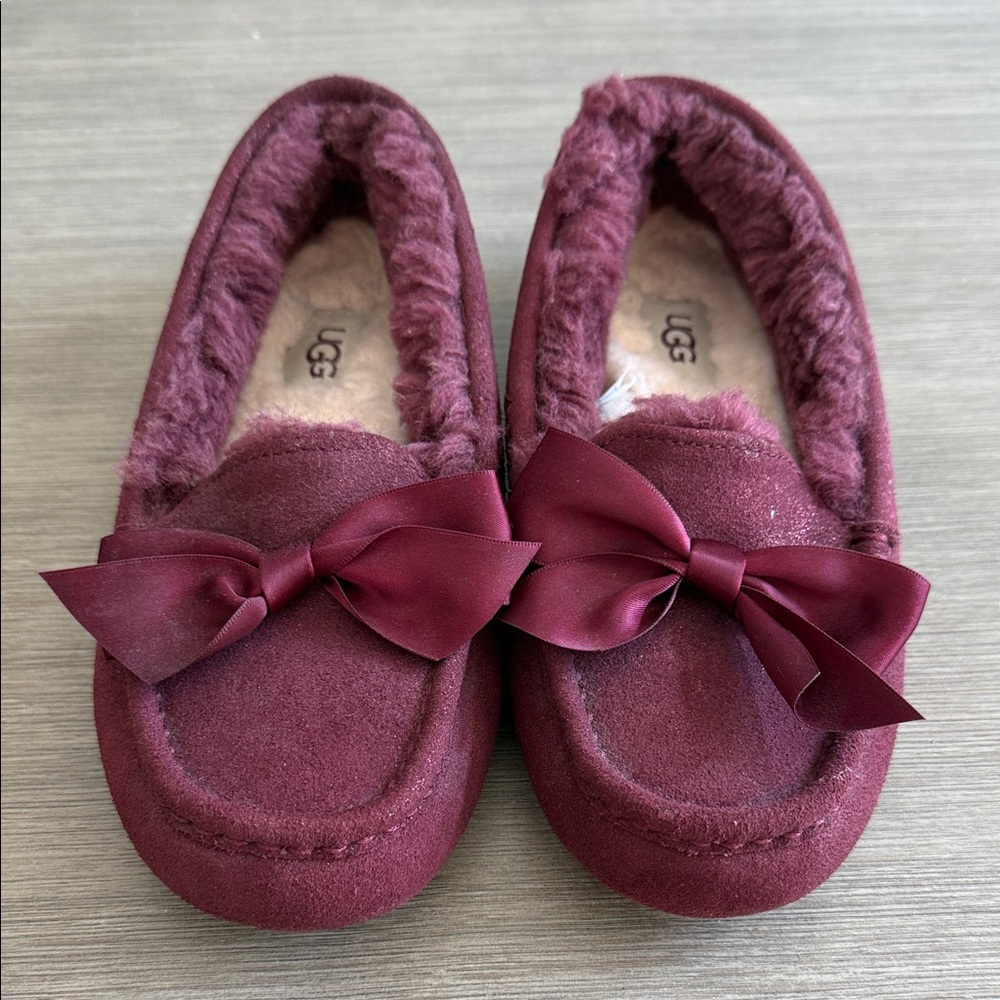 UGG Women's Burgundy Bow Slippers